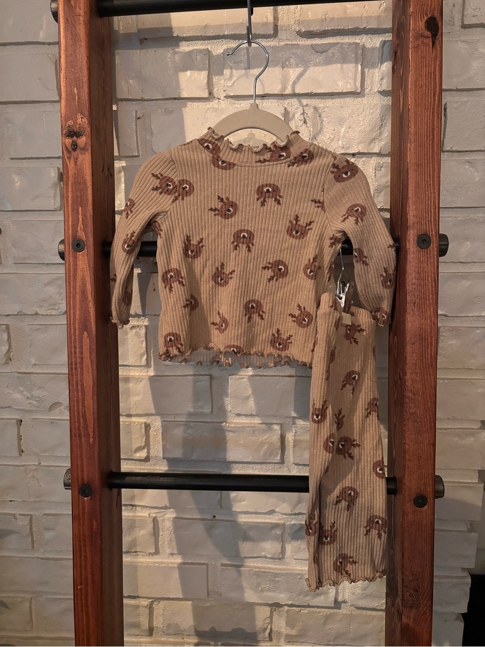 🌻3/$25🌻 Old Navy Beige Ribbed Set with Reindeer Print